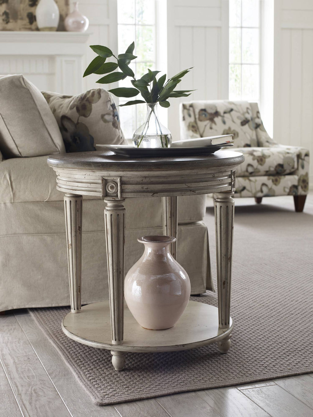 Round End Table A390076