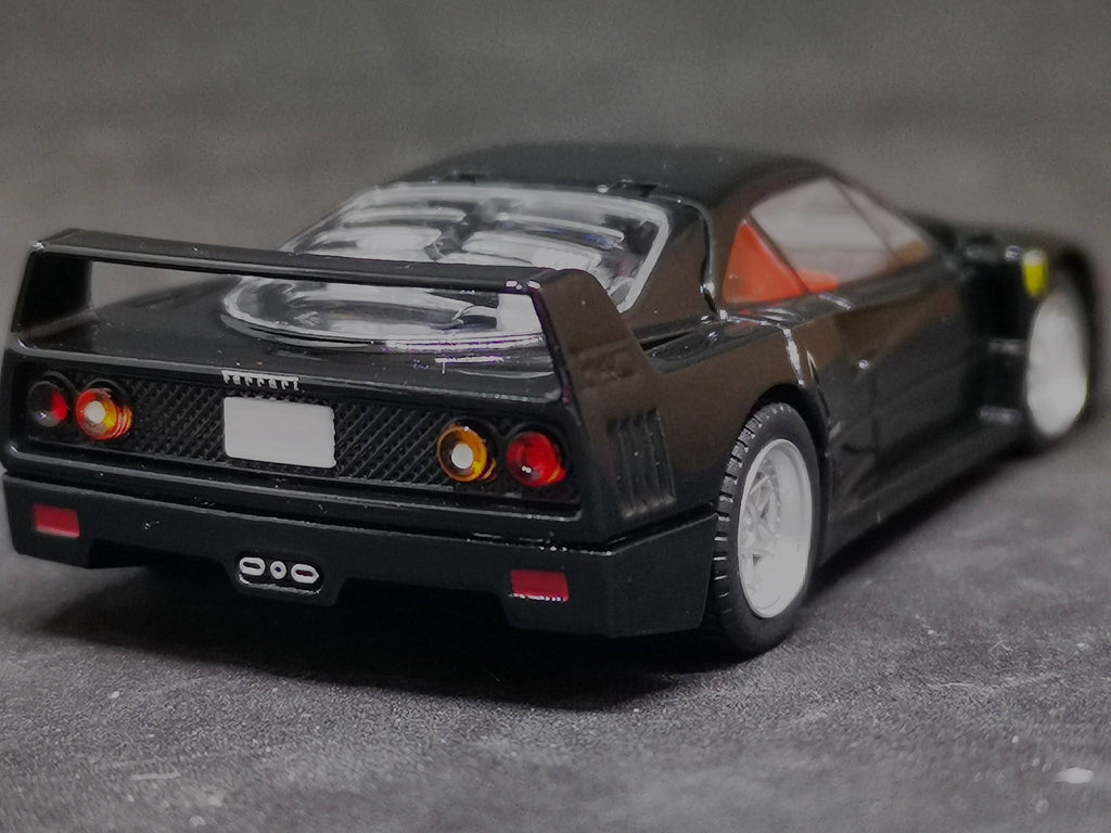 Ferrari F40 Black 1/64 Diecast Model Car P62221