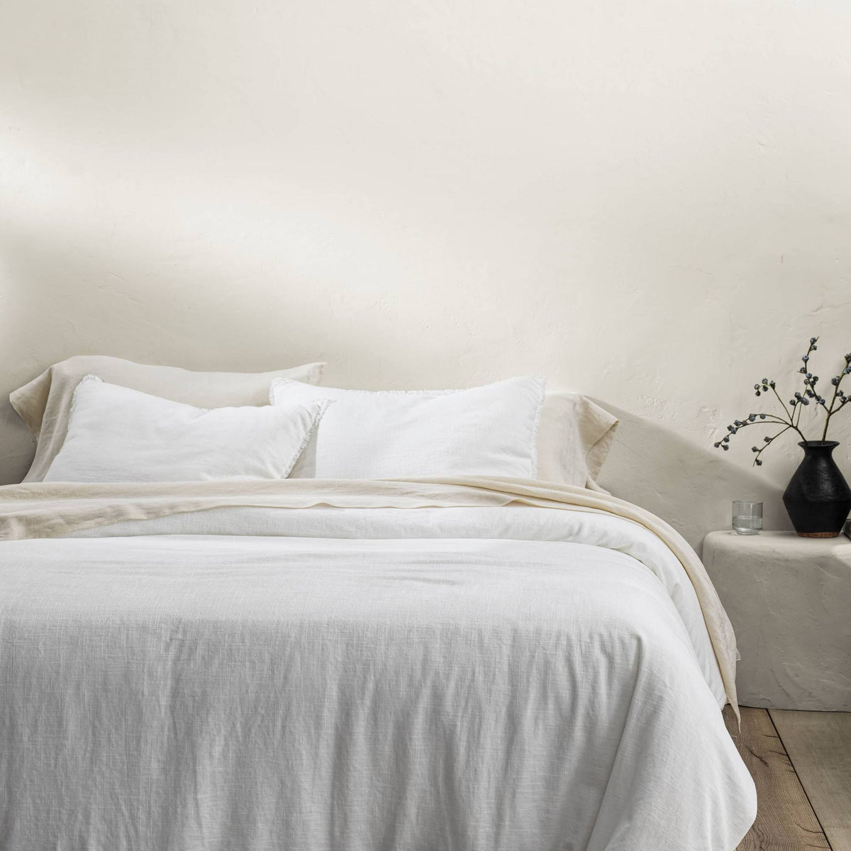 White Linen Blend Comforter & Sham Set D39274