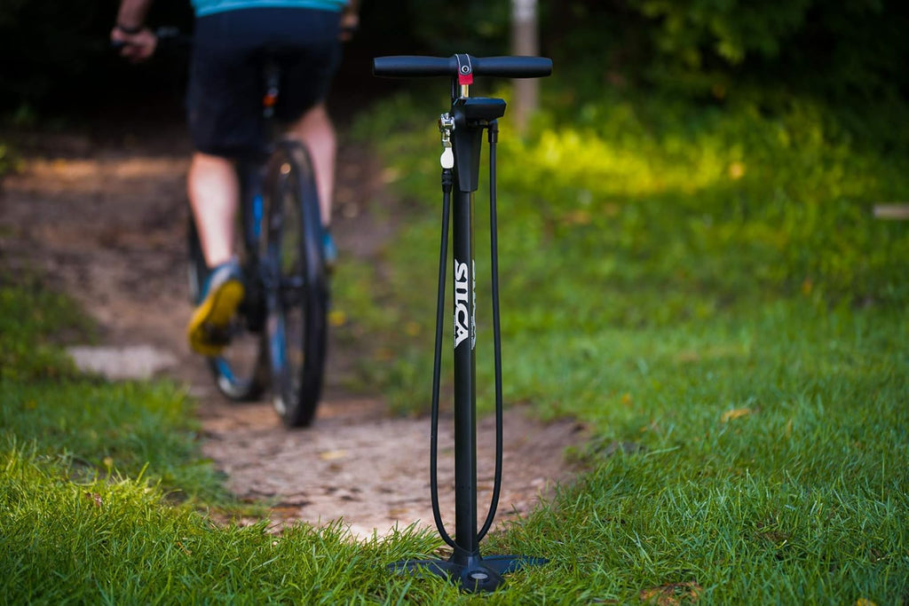 Digital Floor Pump with Back lit Digital Gauge and Extra Long Hose X835