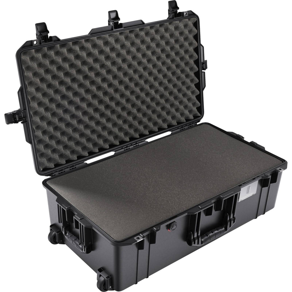 Pelican 1615 Air Case with Foam (Black) K172533