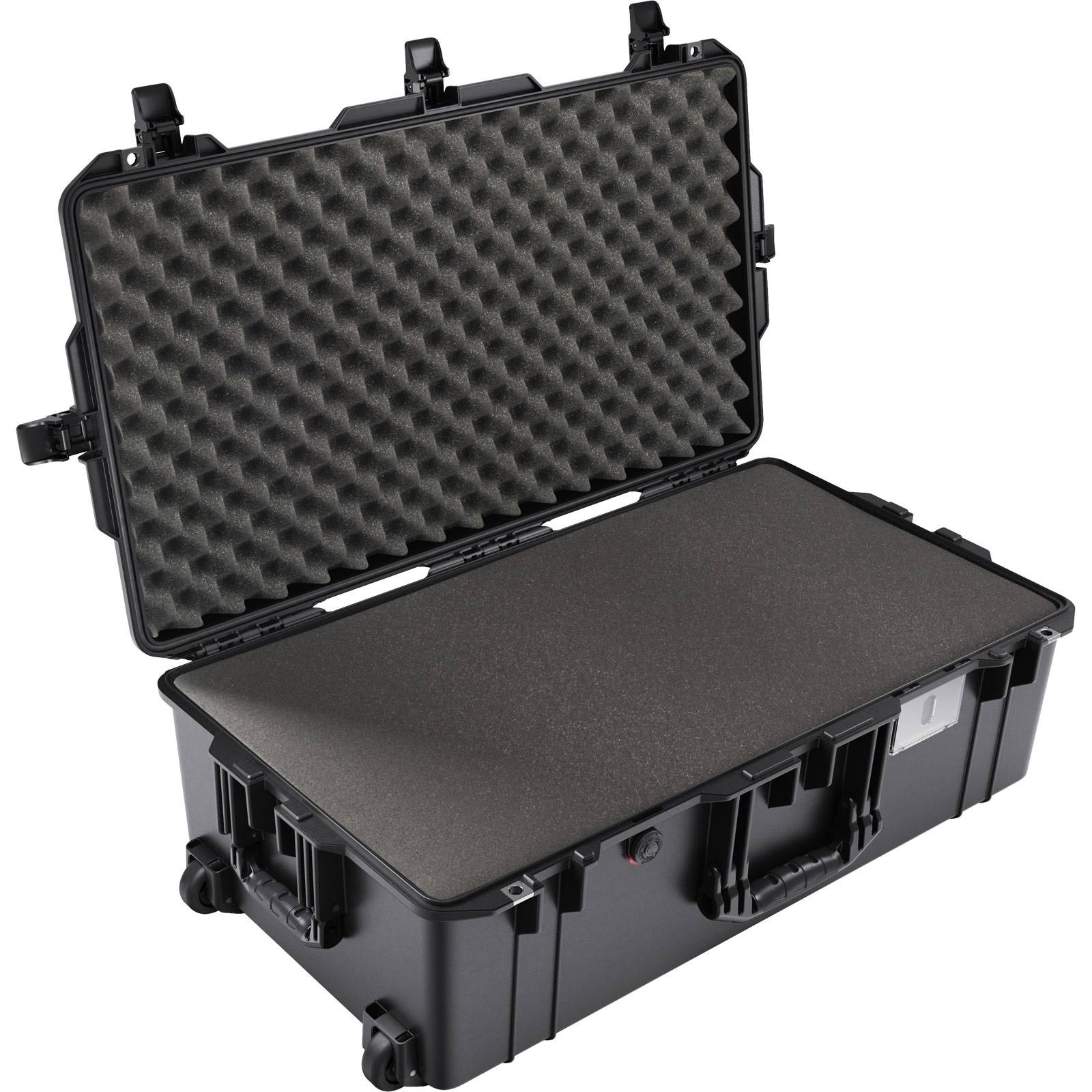 Pelican 1615 Air Case with Foam (Black) K172533