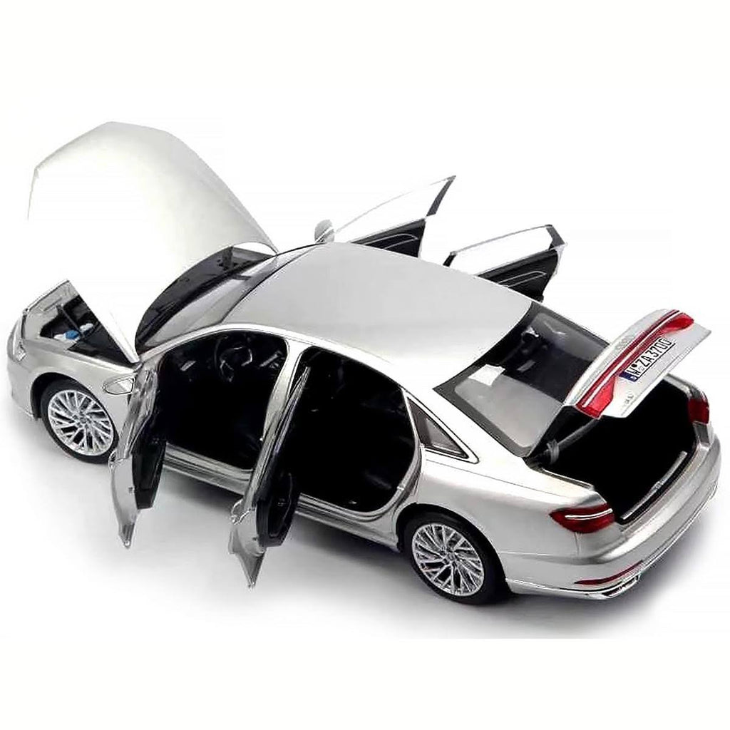 Silver Metallic 1/18 Diecast Model Car L988329