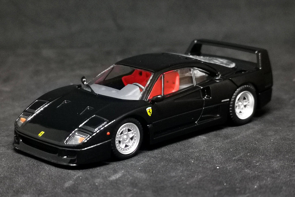 Ferrari F40 Black 1/64 Diecast Model Car P62221